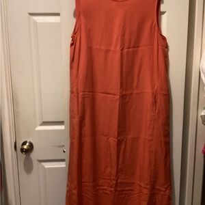 Chic Sleeveless Midi Dress in Terracotta